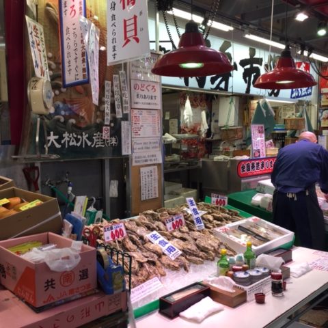 近江町市場の立ち食いコーナー