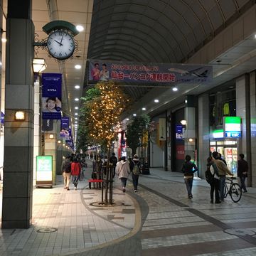 夜の仙台アーケード商店街
